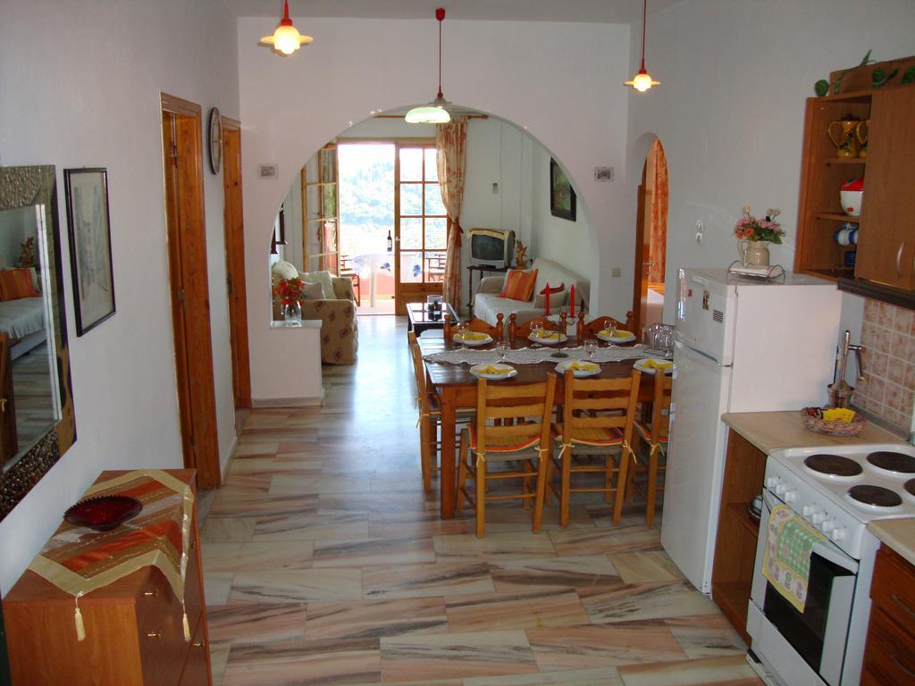 פאלאוקסטריצה Ipsia Apartments חדר תמונה